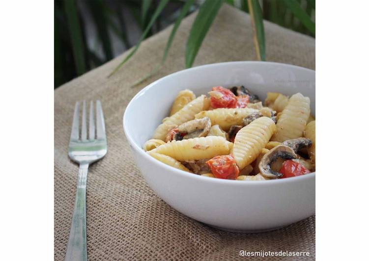 Pâtes sauce champignons et tomates