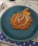 Zuppa di fave bianche, pancetta affumicata e petali di pecorino
