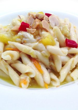 Foto di Strozzapreti con orata e pomodorini gialli