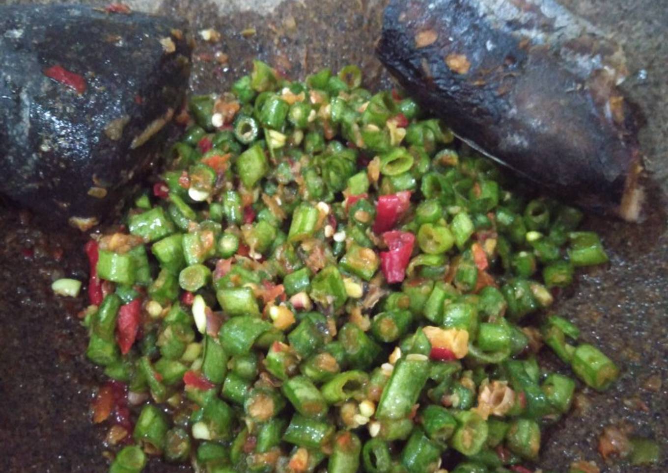 Pencokan kacang panjang tongkol