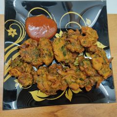 A picture of Spinach pakode.