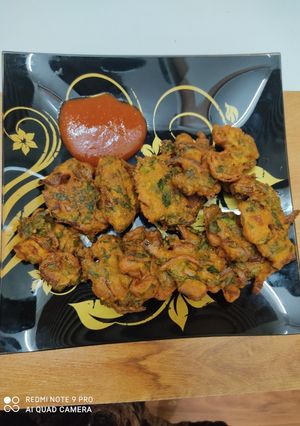 A picture of Spinach pakode.