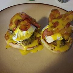 A picture of Eggs Benedict (Minnesota style)!!!!.