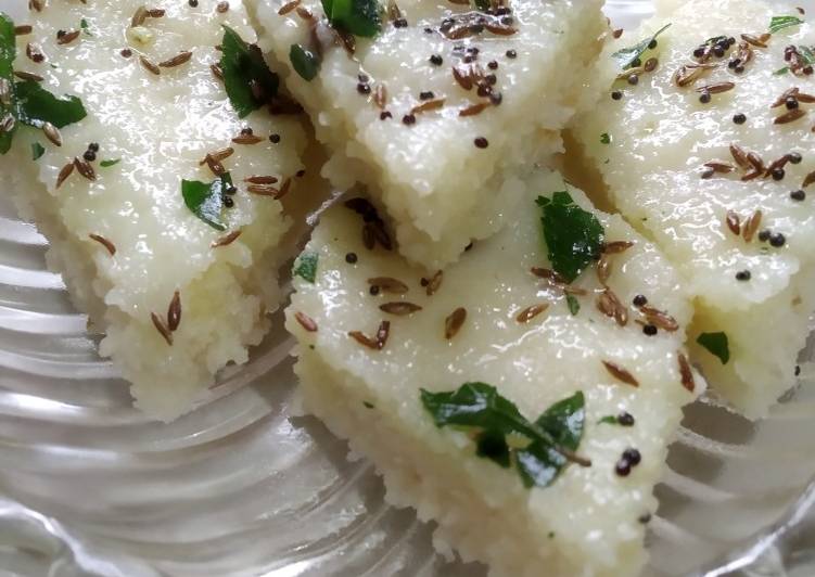 Instant semolina Sooji dhokla