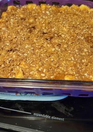 A picture of Angela's Apple Crisp.