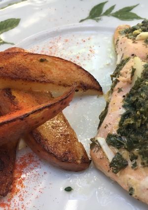 Una foto de Cocina aromática: Salmón, melisa y limón
