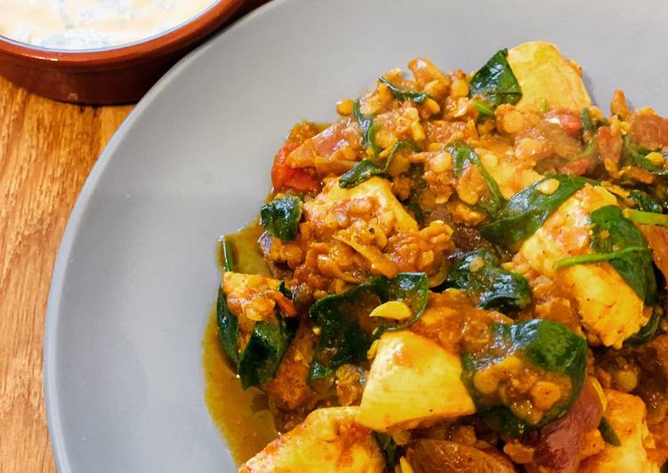 Step-by-Step Guide to Make Homemade Chicken &amp; Spinach Dhansak Curry