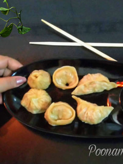 वेज मोमोज (veg momos recipe in Hindi) रेसिपी मुख्य फोटो