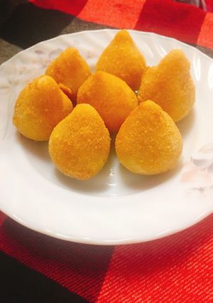 Hình của món Coxinhas (Brazilian chicken croquettes).