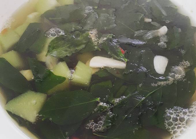 Resep Sayur Bening Daun Katuk Oleh Distys Kitchen Cookpad