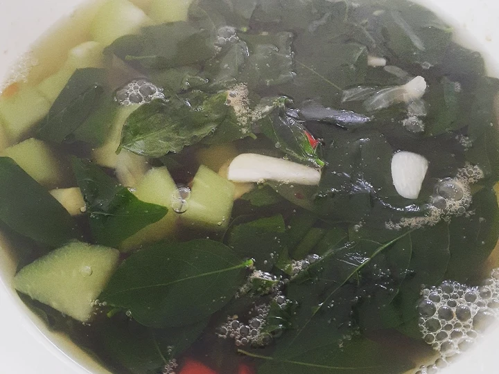 Cara Gampang Menyiapkan Resep  Sayur Bening Daun Katuk yang Lezat Sekali, Lezat