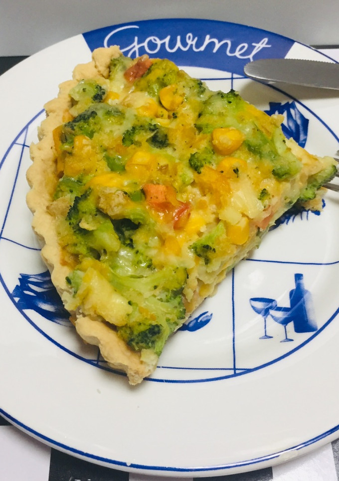 Una foto de Quiche de brócoli con Queso Cheddar, Mozzarella!!