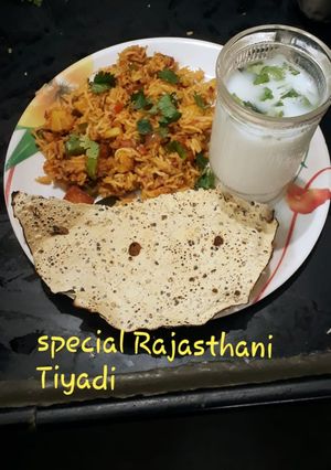 રાજસ્થાની પુલાવ (Rajasthani Pulao Recipe In Gujarati) રેસીપી મુખ્ય ફોટો