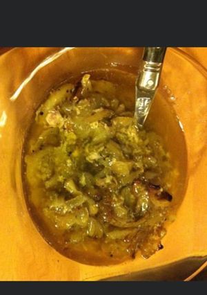 Une photo de Compotee d oignons au basilic frais et huile d olive