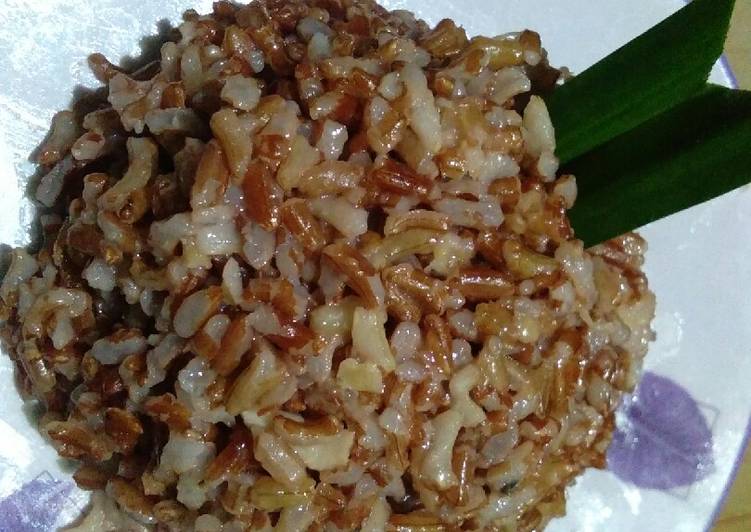 Cara Gampang Membuat Liwet nasi merah Anti Gagal