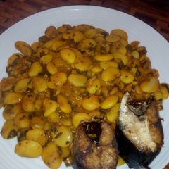 A picture of Waken gida AKA kidney beans.