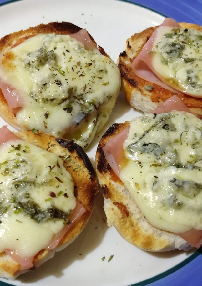 Una foto de Bruschetta de Roquefort