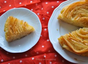 Una foto de Tarta flor de masa philo y leche