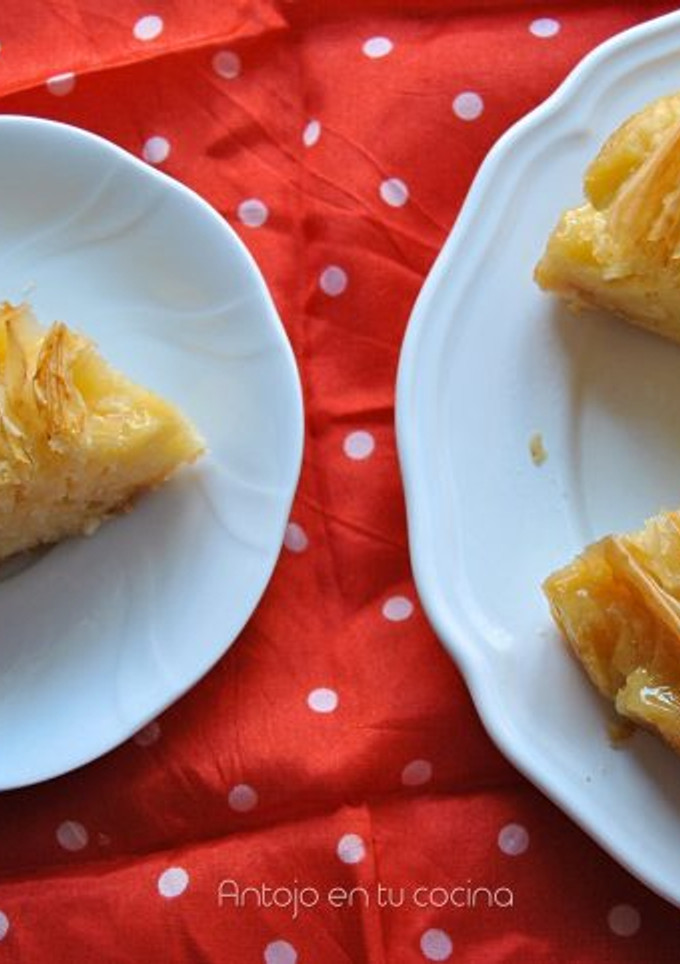 Una foto de Tarta flor de masa philo y leche