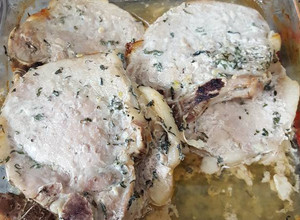 Una foto de Chuletas al tomillo al horno