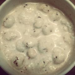 A picture of Makhana raita.