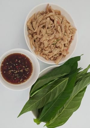 Hình của món Nem thính tai lợn.
