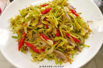 Resep Tumis Bunga Pepaya dan Ikan Teri Anti Gagal