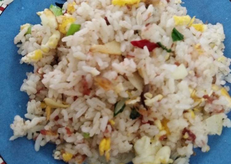 Cara Gampang Menyiapkan Nasi goreng kornet tanpa kecap yang Sempurna