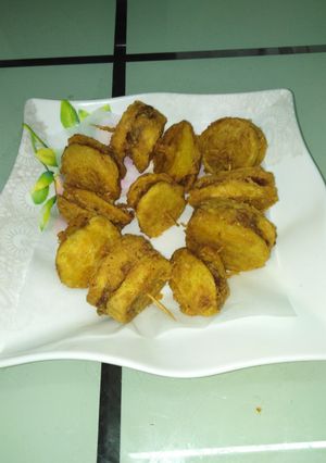 A picture of Meat stuffed potato pakora.