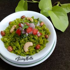 A picture of Spinach Poha.