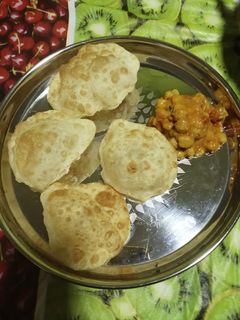 சோளா பூரி சென்ன மசாலா செய்முறை முக்கிய புகைப்படம்