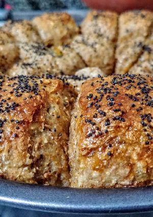 Una foto de ROLLITOS INTEGRALES con Miel de Abejas🍯y Semillas...!