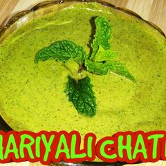 A picture of Hariyali chutney.