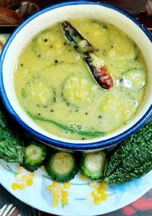 উচ্ছে দিয়ে মটর ডাল (ucche diye matar dal recipe in Bengali) রেসিপির প্রধান ছবি