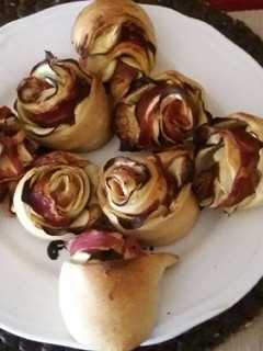 Una foto de Rosas de jamón y calabacín