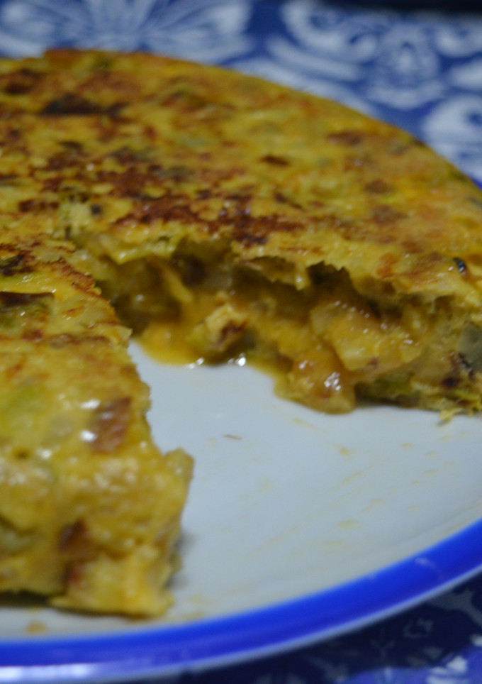 Una foto de Tortilla de patatas y puerros