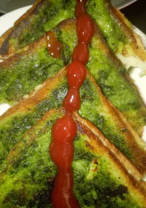 A picture of Spinach green toast.