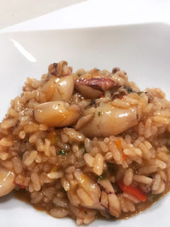 Una foto de Arroz meloso con chipirones