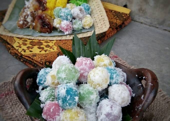 Resep Klepon Singkong Pelangi Oleh Ani Maghfiroh Cookpad