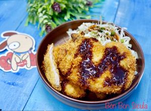 Hình của món Katsudon (Cơm Thịt Chiên Xù Kiểu Nhật).