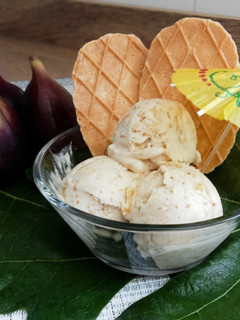 Una foto de Helado de brevas #higos