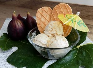 Una foto de Helado de brevas #higos