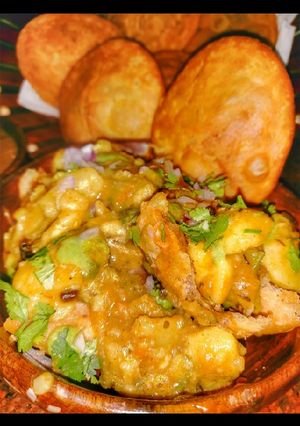 A picture of Khasta Kachori.