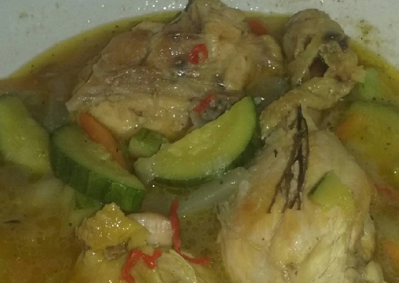 Pollo sudado con verdura