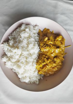 Foto principal de Arroz al curry con tofu y heura