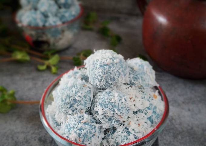 Resep Klepon Bunga Telang Oleh Ummu Khal Kitchen Cookpad