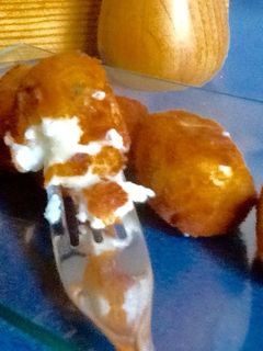 Una foto de Croquetas de pollo asado y huevo