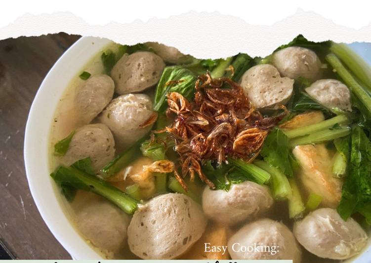 Langkah Mudah untuk Menyiapkan Easy Cooking: Simple Indonesian Meatball Soup (Bakso Kuah) yang Enak Banget