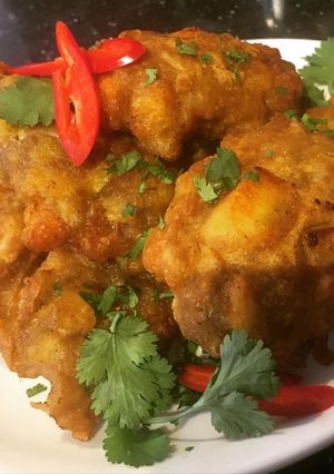 Una foto de Prawn, mango & spring onion PAKORAS
