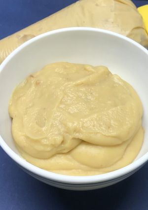 Una foto de Crema pastelera de turrón